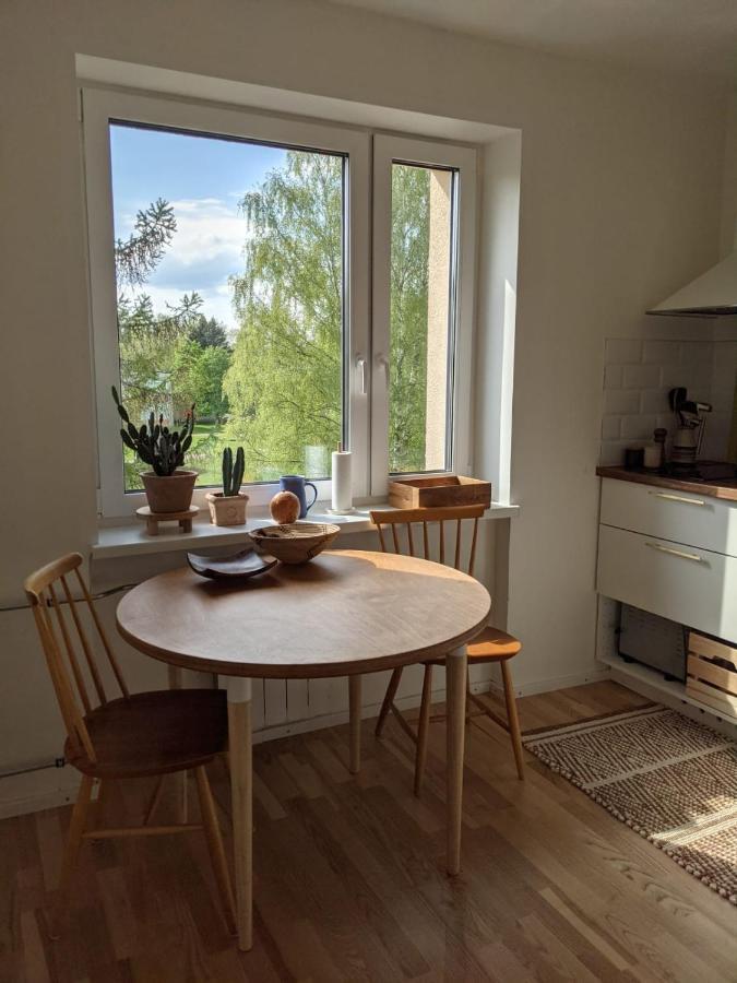 Odus Korter Roheluses - A Cozy Apartment In A Greenery - Contactless Check-In Põlva Exterior foto