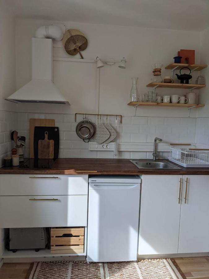Odus Korter Roheluses - A Cozy Apartment In A Greenery - Contactless Check-In Põlva Exterior foto